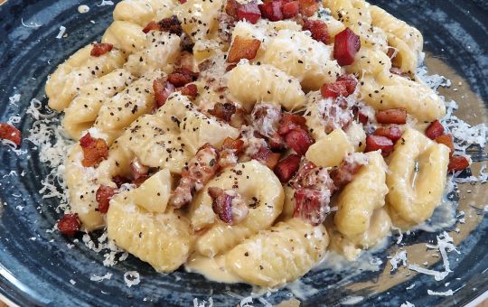 Gnocchis à la poire, guanciale et gorgonzola